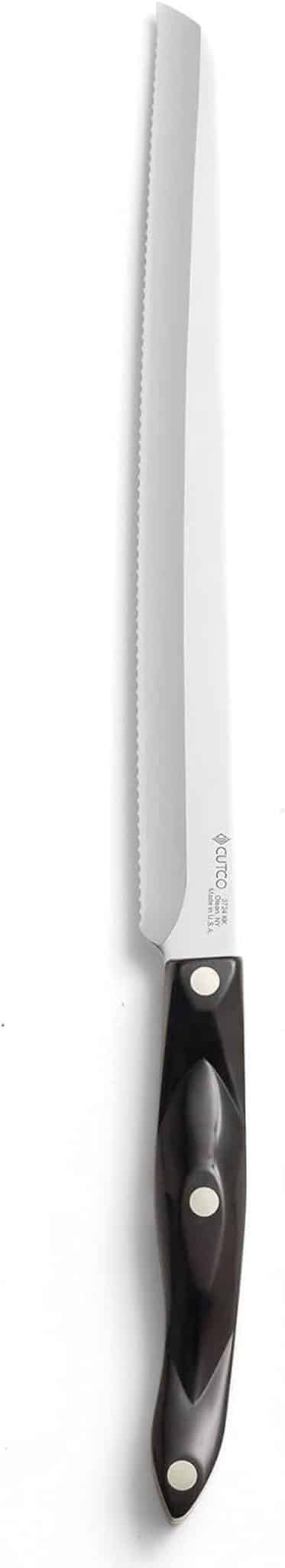 Test de la trancheuse Santoku CUTCO 3724 : efficacité dentelée