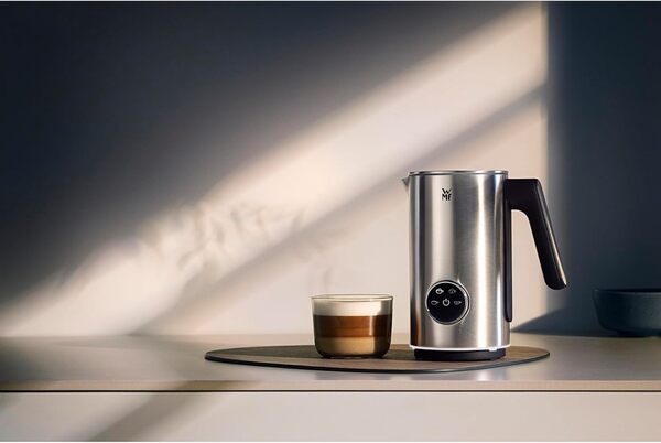 WMF Mousseur à lait électrique Lumero Design, mélangeur Frappe, 1 à 25 ml, écran tactile, éclairage LED, 5 watts, pour mousse de lait chaude et froide, lait chaud, chauffe-lait, acier inoxydable mat