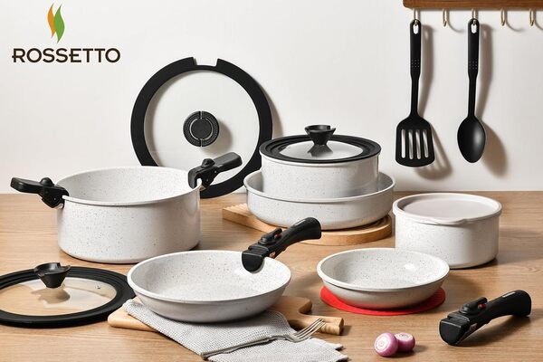 ROSSETTO – Set de cuisine comprenant 23 pièces. Une marmite, une sauteuse, des poêles et des casseroles le tout empliable, poignée amovible, Avec un revetement anti-adhésif, sans PFOA et PFOS