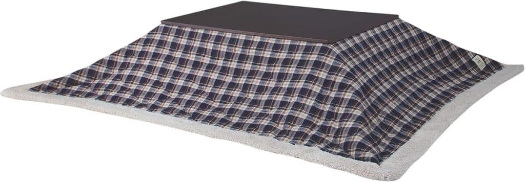 Test du kotatsu rectangulaire AZUMAYA KK-104BL à motif carreaux bleus