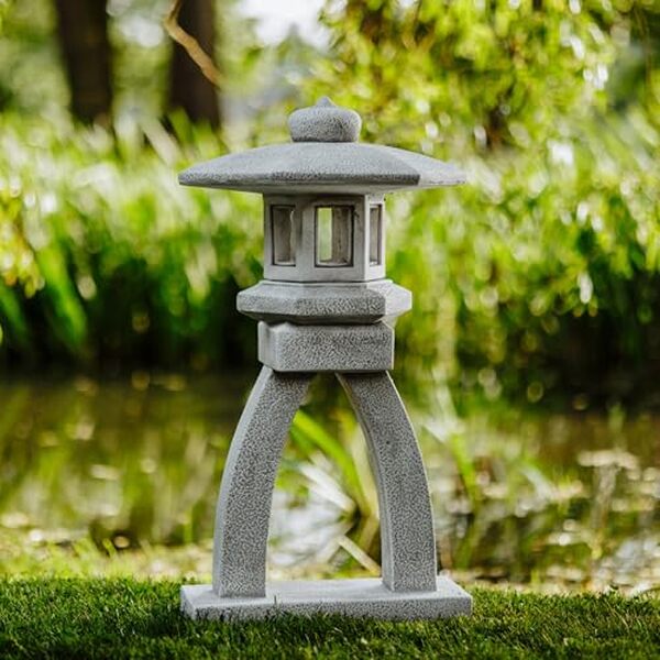 Découvrez notre avis détaillé sur la lanterne japonaise Kotoji Yukimi en pierre reconstituée : une touche d'élégance et de tradition pour votre jardin, résistante et esthétique.