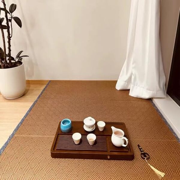 Découvrez les avantages du tatami futon pour un sommeil naturel et comment il peut soulager vos maux de dos. Améliorez votre qualité de vie avec ce couchage traditionnel.