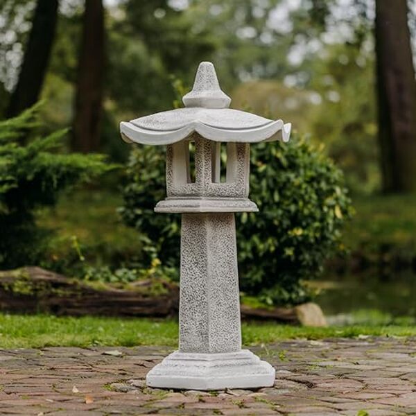 Découvrez notre avis détaillé sur la lanterne japonaise kakudai en pierre : caractéristiques, avantages et conseils pour bien choisir cet élément décoratif authentique et élégant pour votre jardin.