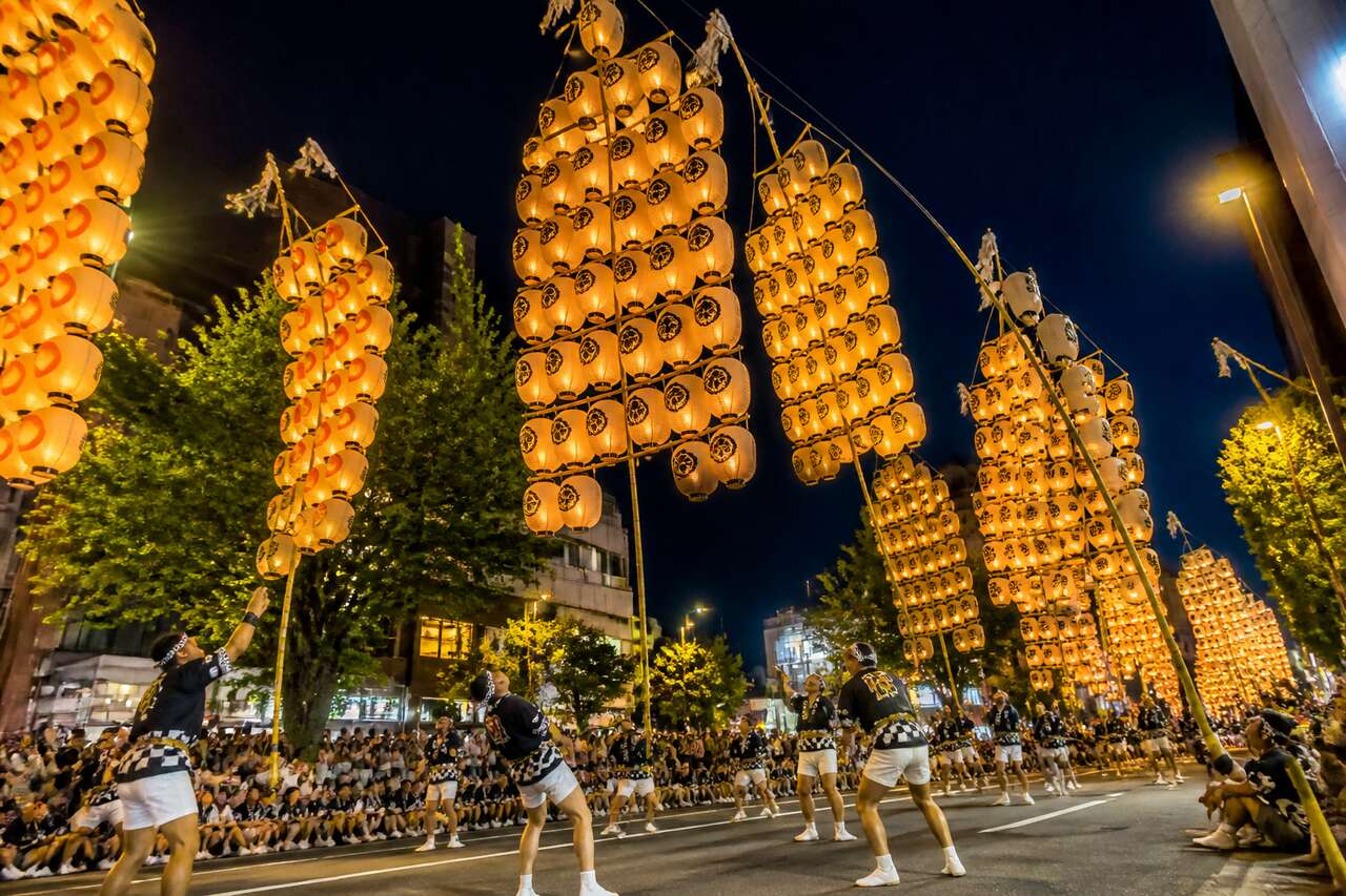 Akita Kanto Matsuri : le festival des lanternes au Japon