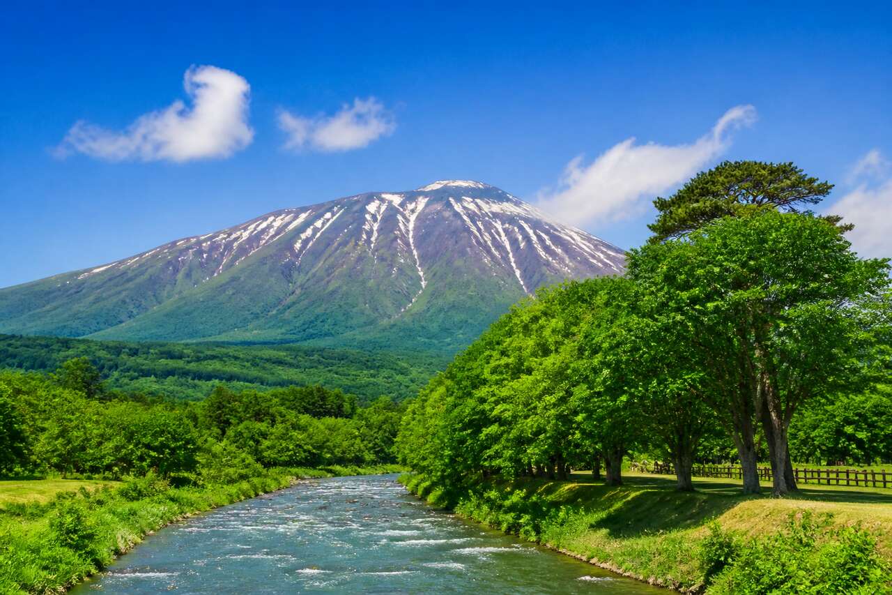 Mont Iwate à Morioka : guide pour découvrir ce volcan emblématique