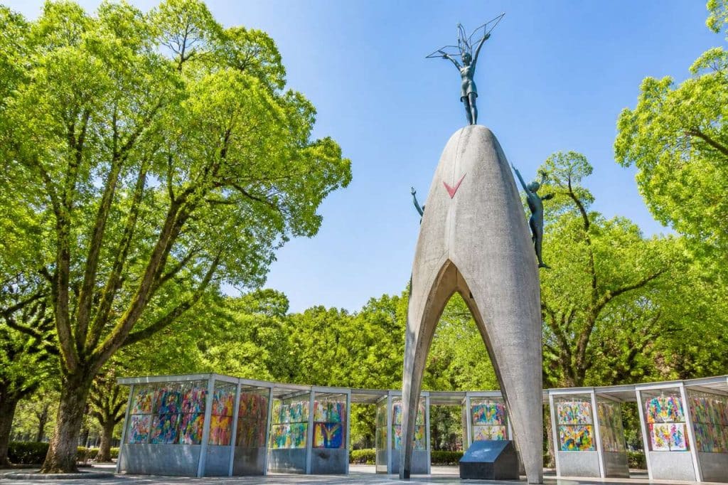 Monument de la paix des enfants et statue de Sadako Sasaki à Hiroshima