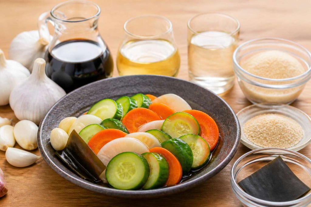 Recette japonaise : tsukemono à l'ail et sauce soja