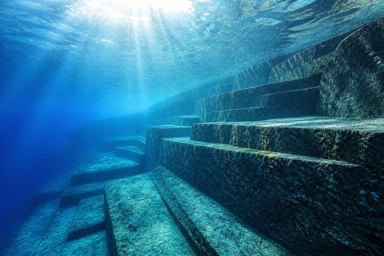 Les structures sous-marines de Yonaguni à Okinawa