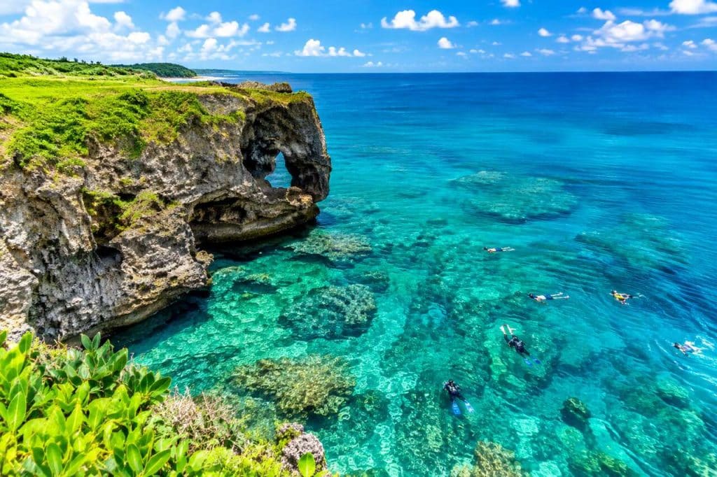 Cap Maeda à Okinawa : un site incontournable pour le snorkeling et la plongée